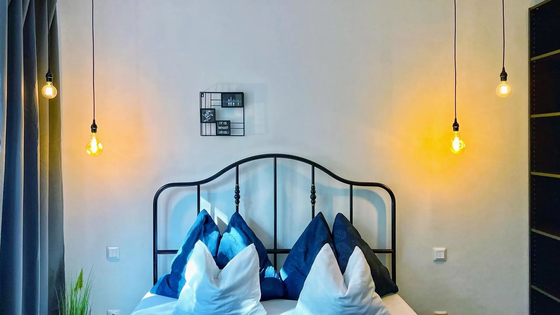 Jana'S Wow Apt, 2Br, Metro Next Door, Near The Airport براغ شقة